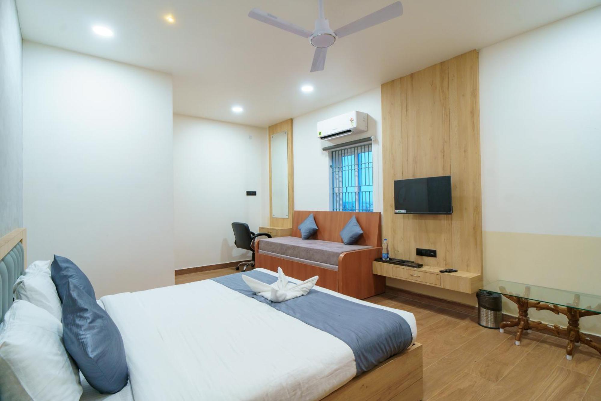 Satyabhama Inn Pathara Екстериор снимка