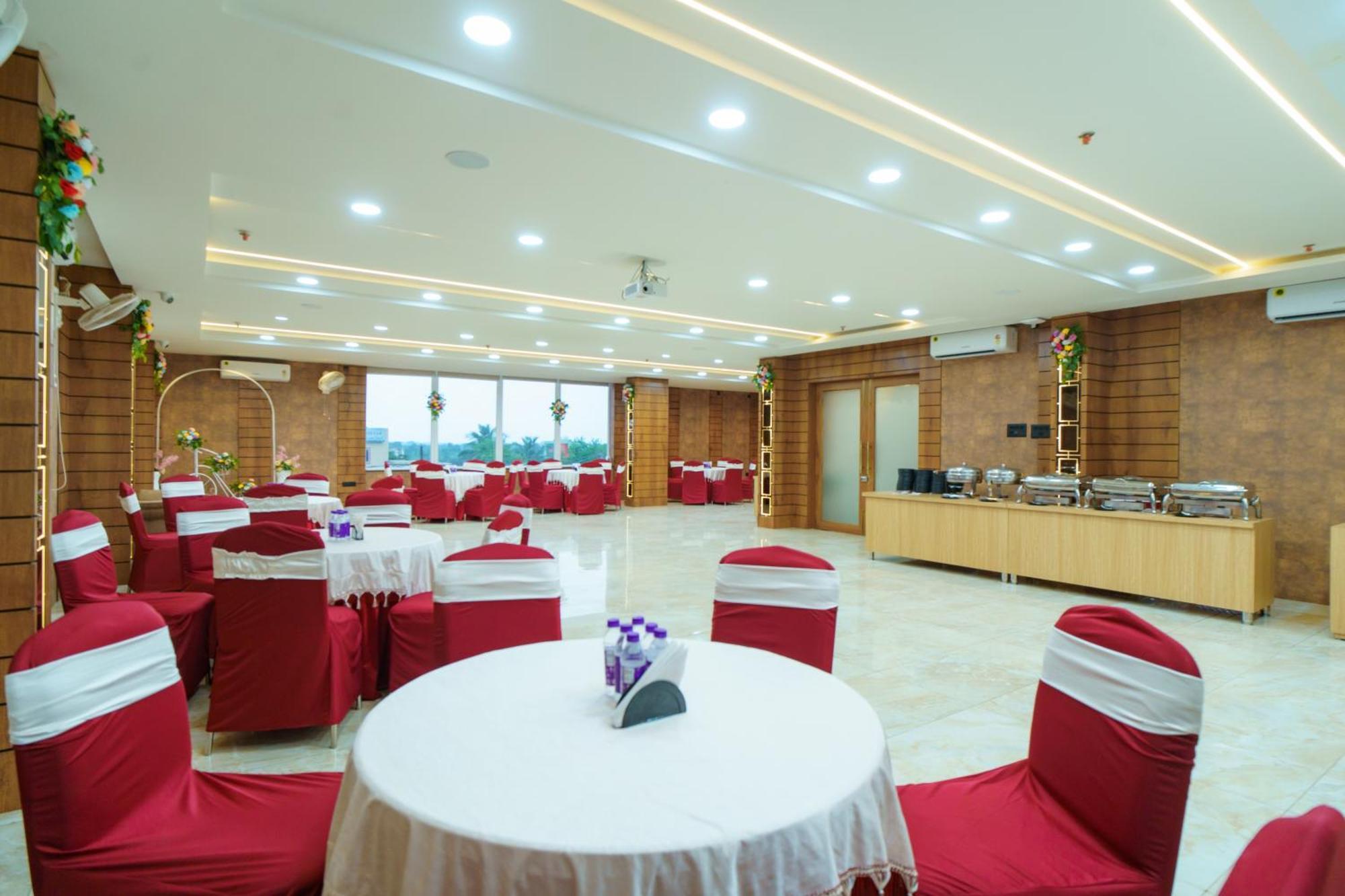 Satyabhama Inn Pathara Екстериор снимка