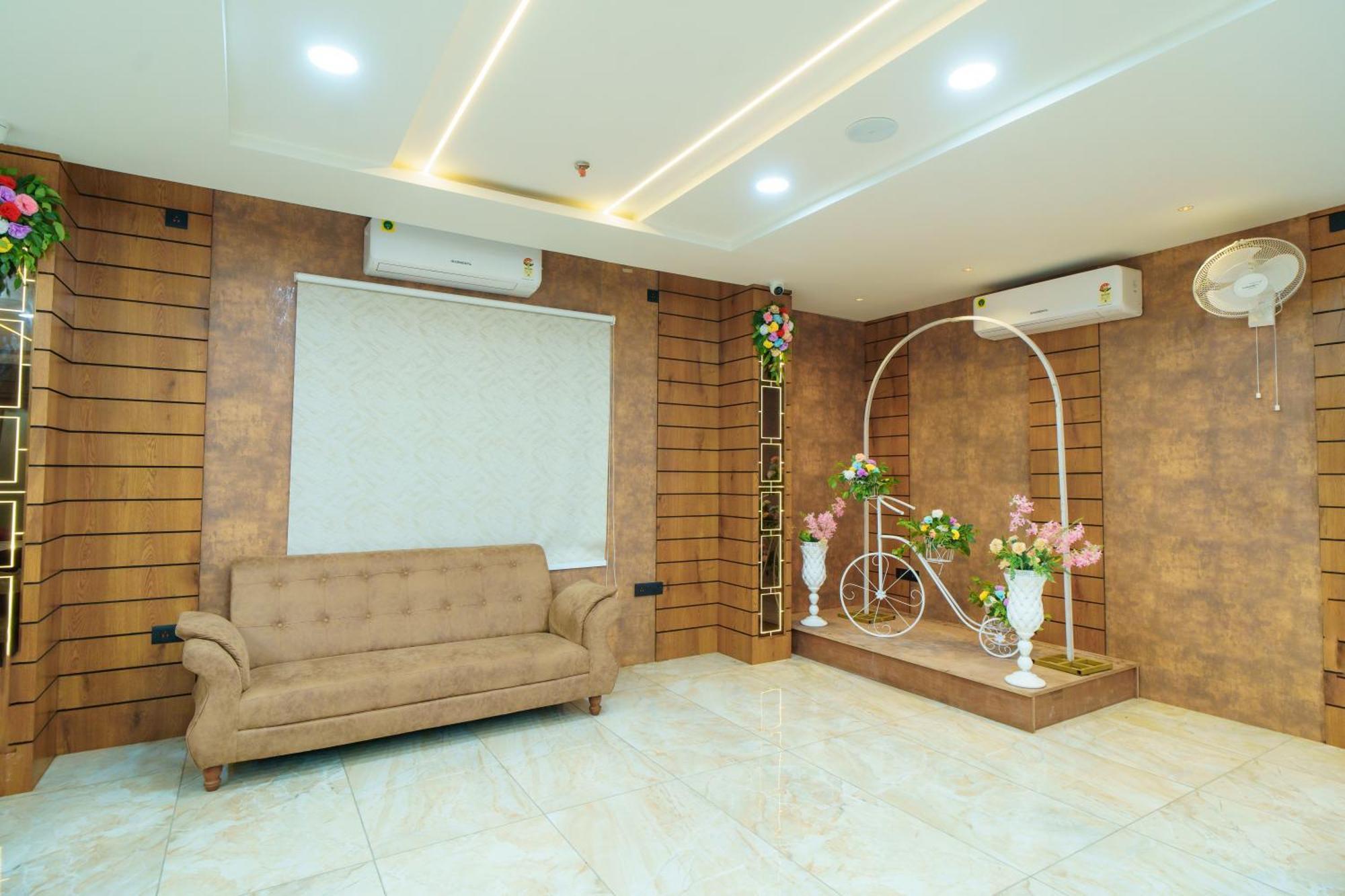 Satyabhama Inn Pathara Екстериор снимка