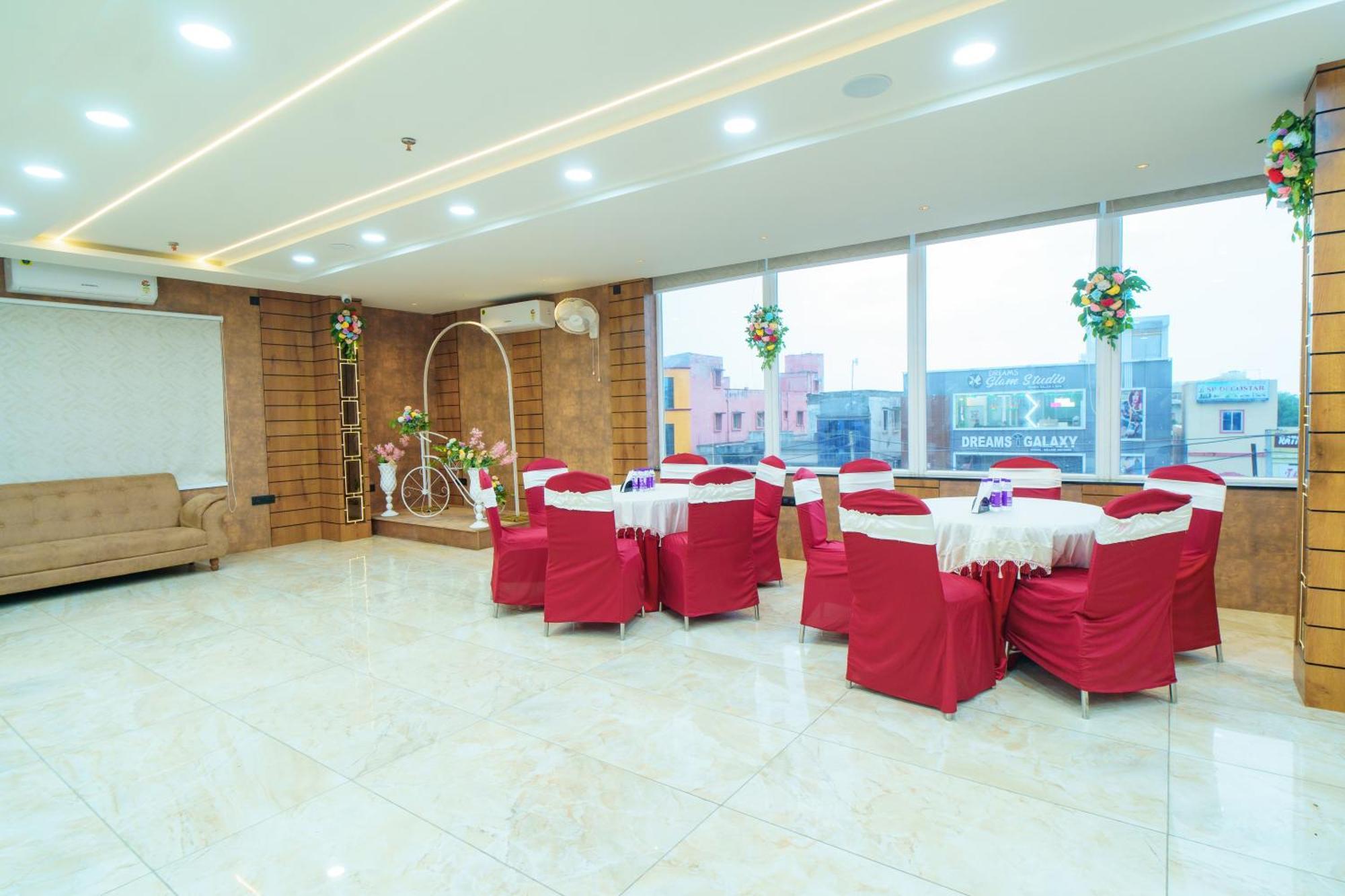 Satyabhama Inn Pathara Екстериор снимка